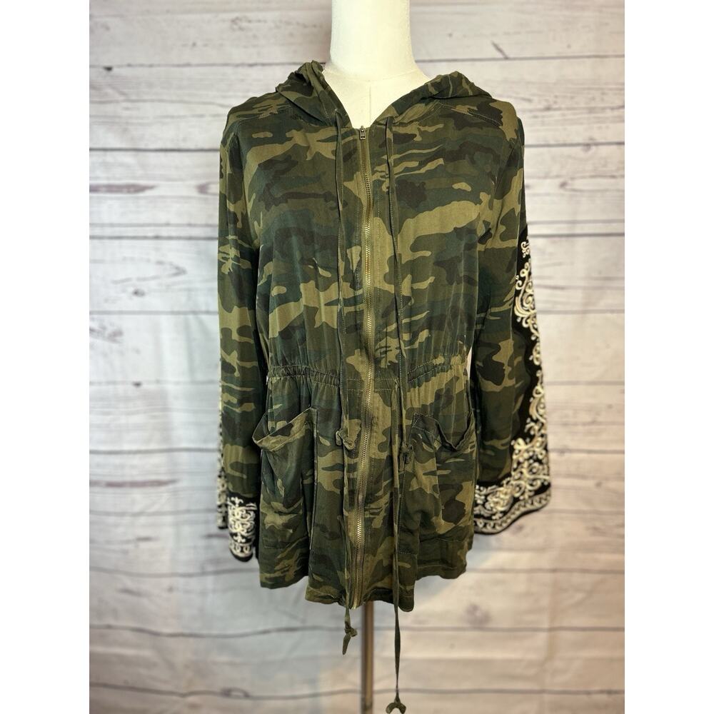 Savanna Jane Camouflage Embroidered Hoodie Jacket Size Small